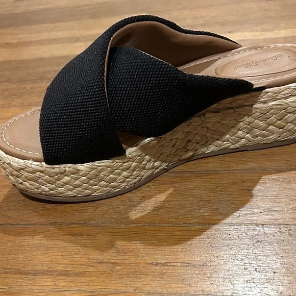 Women's Black Wedge Sandals slides size 8 universal thread - Picture 9 of 11